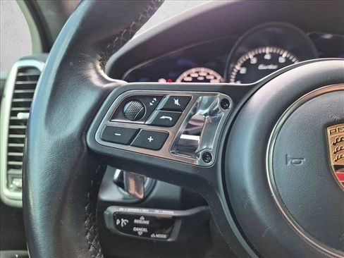 Used 2019 Porsche Cayenne Turbo AWD/4WD image 16