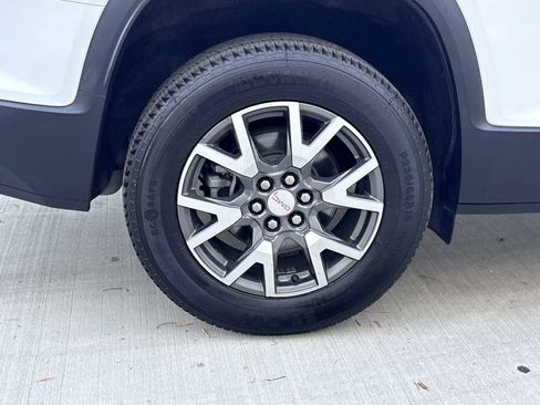 Used 2020 GMC Acadia SLE FWD image 9
