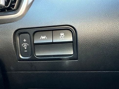 Certified 2023 Kia Sorento LX FWD image 29