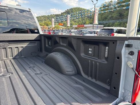 New 2026 Ford F250 Platinum image 24