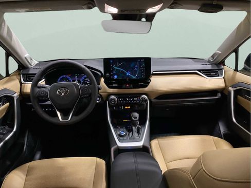 Used 2025 Toyota RAV4 Limited image 19