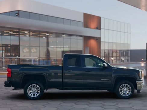 Used 2017 GMC Sierra 1500 SLE w/ SLE Value Package image 10