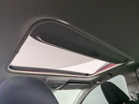 Used 2018 Toyota RAV4 XLE FWD image 23