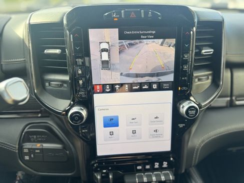 Used 2024 RAM 2500 Limited image 14