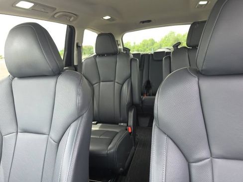 Used 2023 Subaru Ascent Limited AWD/4WD image 12
