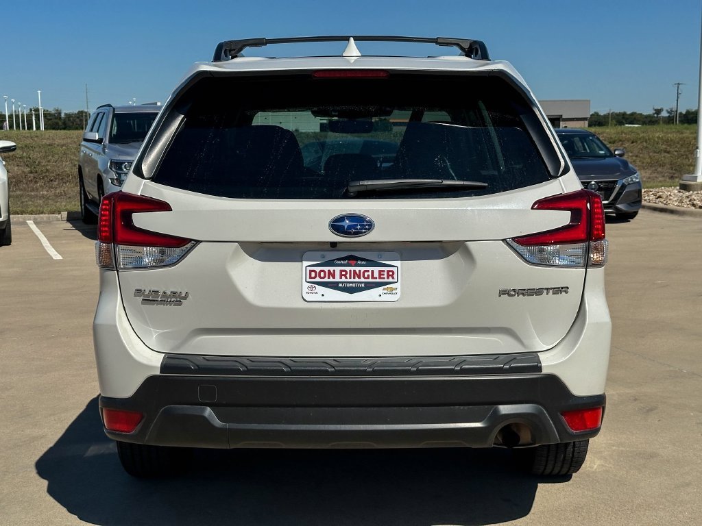 Used 2022 Subaru Forester Premium w/ Popular Package #2 AWD/4WD image 4