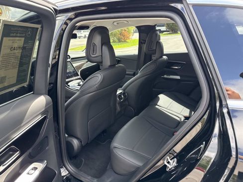 Used 2025 Mercedes-Benz GLC 350e 4MATIC image 14