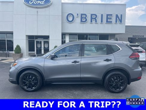 Used 2019 Nissan Rogue S image 2
