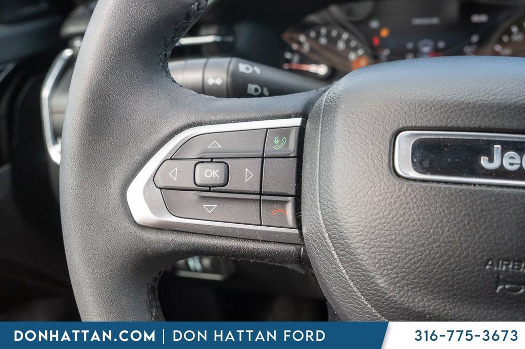 Used 2023 Jeep Compass Limited AWD/4WD image 10