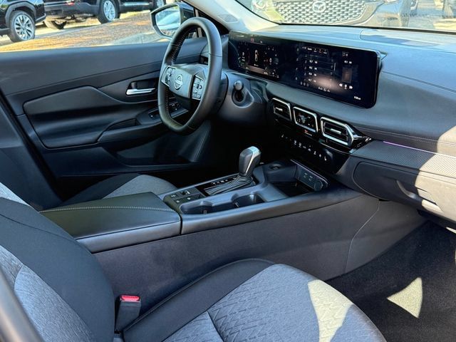 Used 2026 Nissan Sentra SV w/ SV Convenience Package FWD image 25