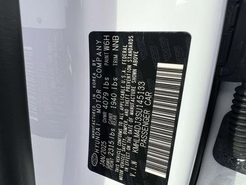 Certified 2025 Hyundai Elantra SEL image 17