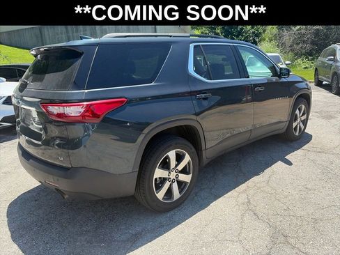 Used 2020 Chevrolet Traverse LT w/ LT Premium Package AWD/4WD image 5