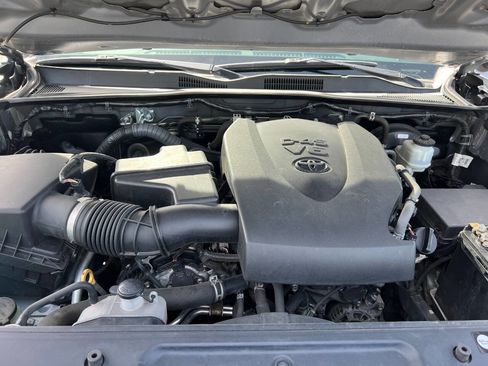 Used 2016 Toyota Tacoma TRD Off-Road image 28