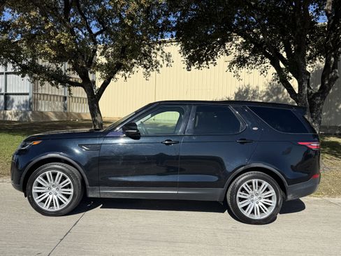 Used 2017 Land Rover Discovery First Edition image 6