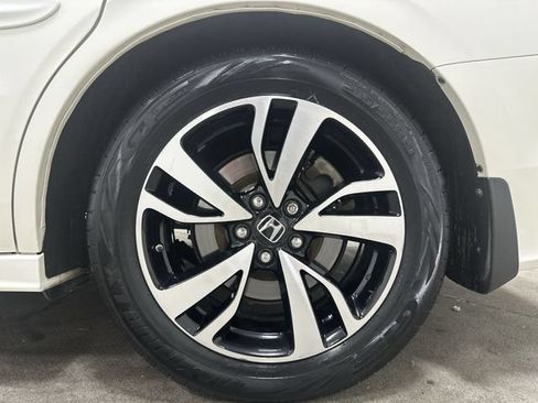 Used 2019 Honda Odyssey Elite image 11