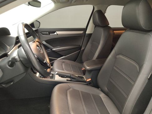 Used 2022 Volkswagen Passat 2.0T SE image 17