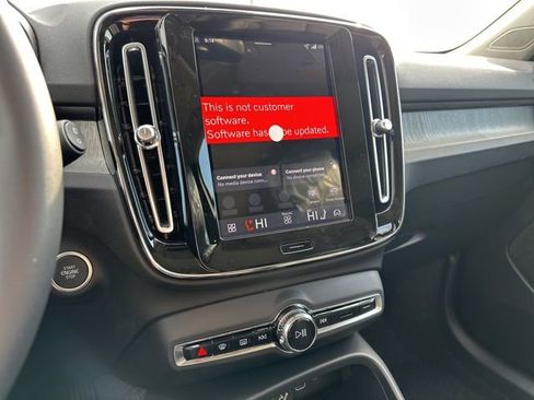 New 2026 Volvo XC40 B5 Plus w/ Climate Package image 16