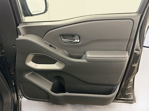Used 2023 Nissan Frontier SV image 32