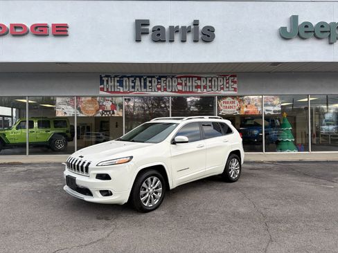 Used 2018 Jeep Cherokee Overland image 1