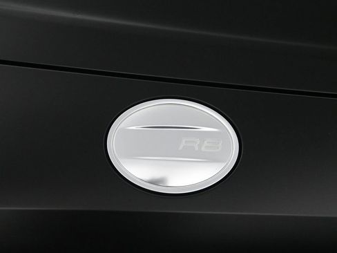 Used 2021 Audi R8 V10 w/ Premium Package image 17