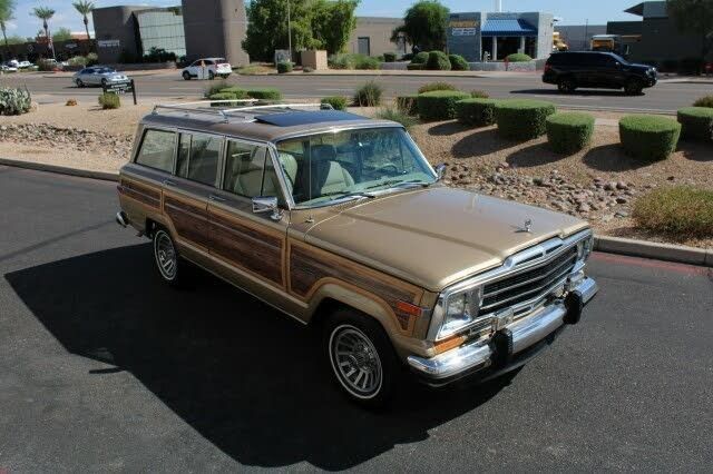 Used 1990 Jeep Grand Wagoneer AWD/4WD image 16