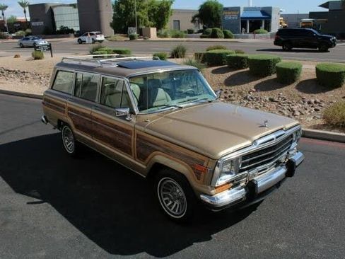 Used 1990 Jeep Grand Wagoneer image 16