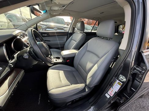 Used 2018 Subaru Outback 2.5i Limited image 8