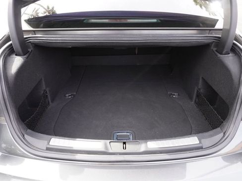 Used 2017 Lincoln Continental Select image 8