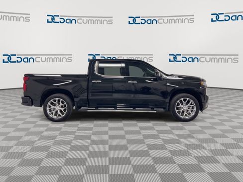 Used 2021 Chevrolet Silverado 1500 High Country w/ Technology Package AWD/4WD image 9