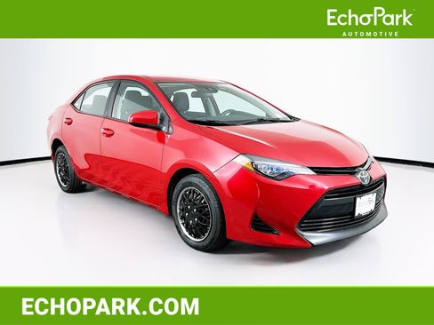 Used 2017 Toyota Corolla LE image 1