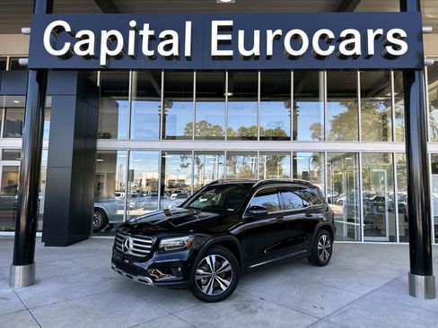 Used 2025 Mercedes-Benz GLB 250 image 1