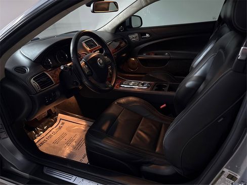 Used 2010 Jaguar XKR R image 9