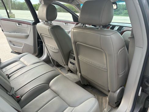 Used 2006 Cadillac DTS FWD image 32