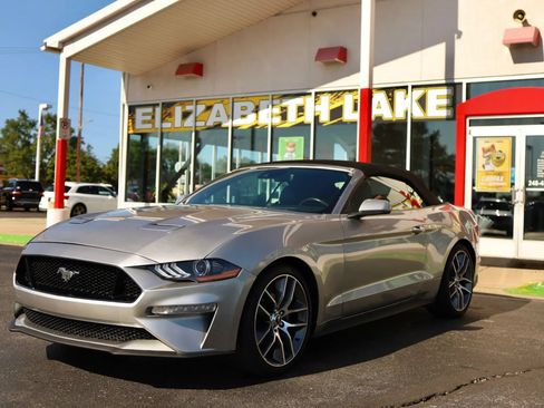 Used 2022 Ford Mustang Premium RWD image 1