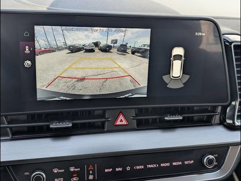 Certified 2025 Kia Sportage EX FWD image 12