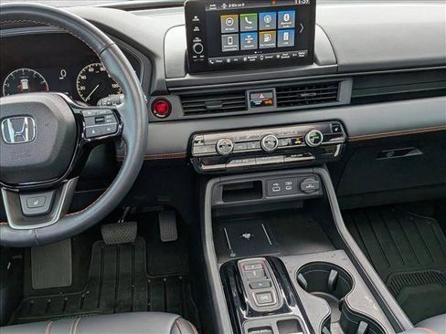 Certified 2024 Honda Pilot TrailSport image 18
