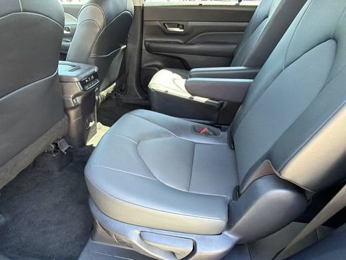 Used 2025 Toyota Grand Highlander FWD image 16