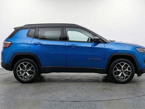Used 2025 Jeep Compass Limited AWD/4WD image 11