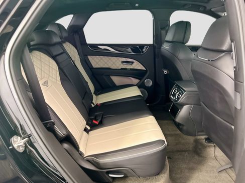 Certified 2021 Bentley Bentayga AWD/4WD image 21