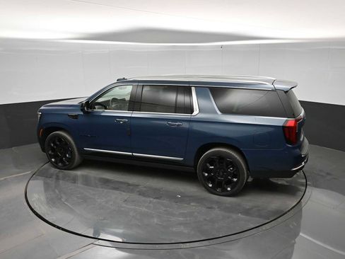 New 2026 GMC Yukon XL Denali w/ Denali Reserve Package AWD/4WD image 24