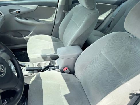 Used 2012 Toyota Corolla LE FWD image 5