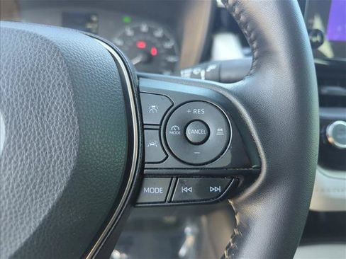 Used 2025 Toyota Corolla SE FWD image 13