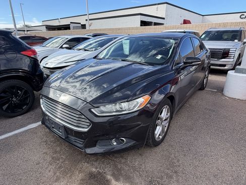 Used 2015 Ford Fusion SE w/ Equipment Group 202A FWD image 4