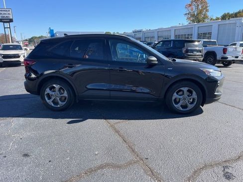 Used 2025 Ford Escape ST-Line image 2