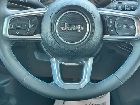 Used 2024 Jeep Wrangler High Altitude AWD/4WD image 22
