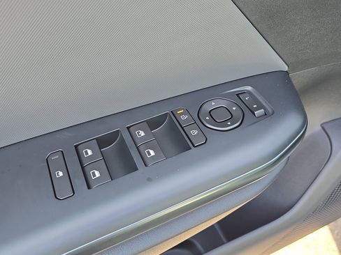 New 2025 Kia K4 LXS image 20