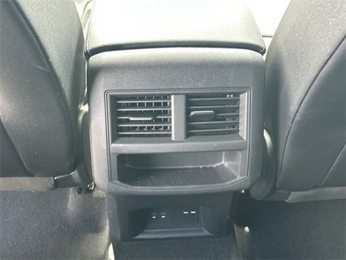 Used 2021 Volkswagen Atlas Cross Sport SE w/ Panoramic Sunroof Package image 18