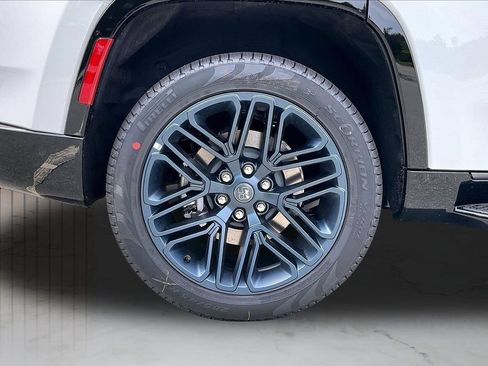New 2026 Jeep Grand Wagoneer 4WD image 38