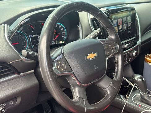 Used 2019 Chevrolet Traverse LT FWD image 10