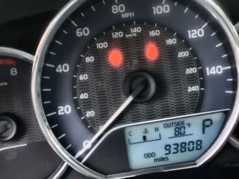 Used 2016 Toyota Corolla L FWD image 19